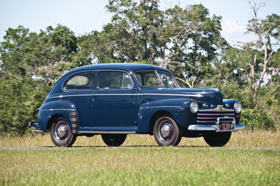  Ford Super DeLuxe 2-Door Sedan 1946 года  (фото 1 из 20)